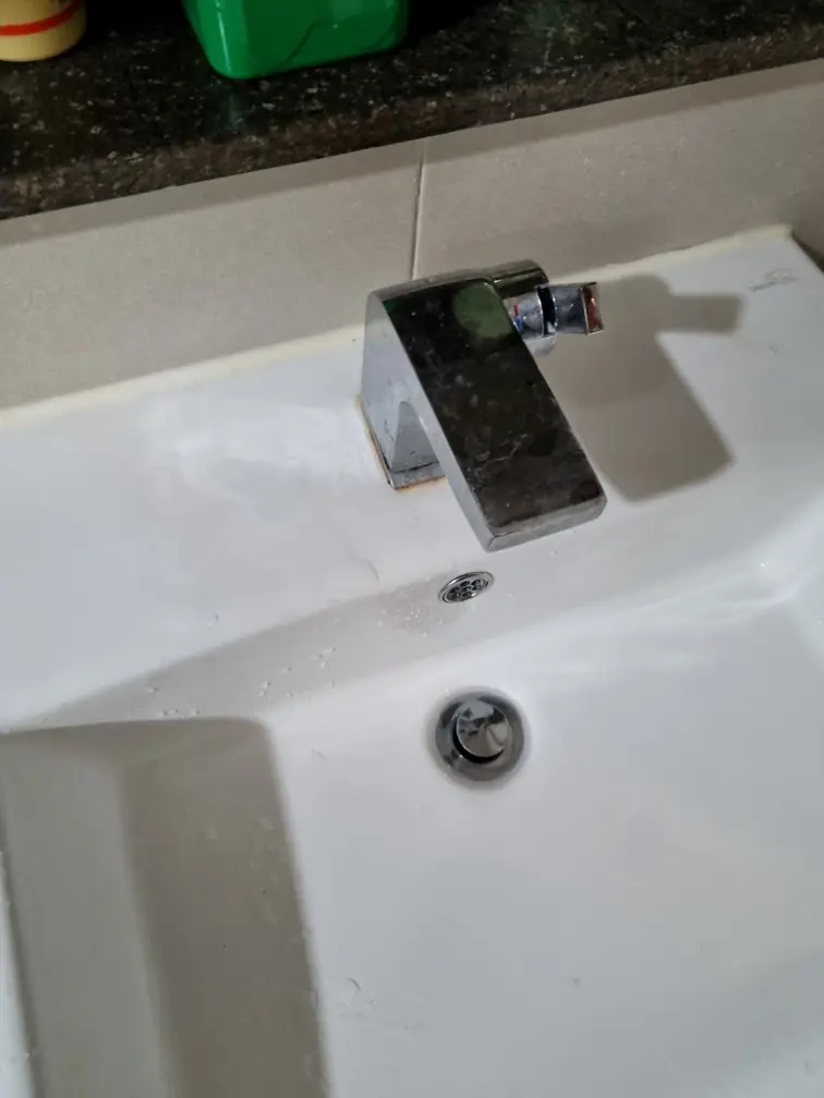 세면대 원홀 수전 교체, 물 샐 때 이렇게 해결하세요